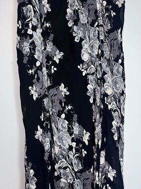 Temptation Black Grey Floral Maxi Skirt Women’s Plus Size 2X Elastic Waist